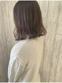 【ミナミ】アッシュベージュ×切りっぱなしボブ