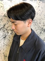 オーパスクリエ (OPUS CREER)&nbsp;シルエット抜群！！前下がり毛流れ刈り上げセンターパート！！