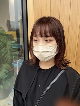 シャメル(Chamel) ウルフ風◇外ハネボブスタイル◇小顔効果大の顔まわりおくれ毛