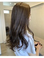 トパ(topa)&nbsp;シルバーカラー　透明感　ツヤ髪