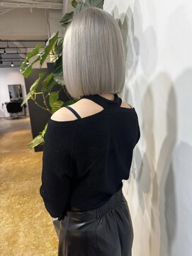 メリー オオサカ(Merly Osaka) 寒色ハイトーンなのにツヤん！_snow white gray_