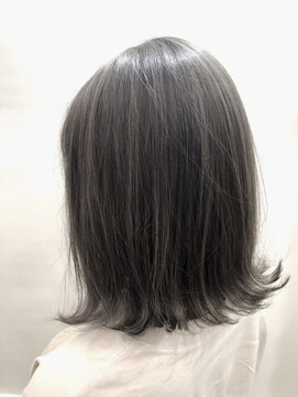 ニコ(nico.) #外ハネボブ#ハイライト#白髪ぼかし#暗めカラー#脱白髪染め