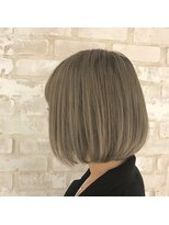 カルラ(Karra) アッシュブラウンボブ