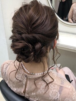ビューティサロン東京堂の写真/【ブライダルヘアセット¥3500】大切な日はプロの技でより華やかに可愛く☆崩れにくいので、日中キレイ☆
