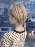ショートホワイトベージュ