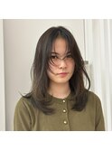 服に似合うヘアカラーくすみベージュ