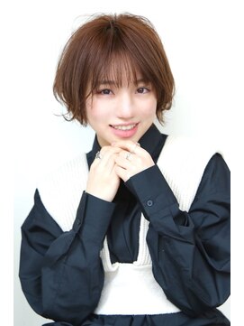 クロスオーバー(Cross Over) 外ハネショートボブ