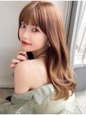 後れ毛が可愛い顔周りハイレイヤーロングチェリーブラウン