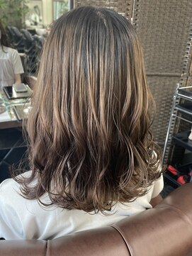 オウルヘアー(Owl hair) ストレートミディアム