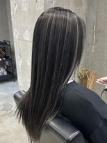 ルイ(ROUIS produced by LUCK 津田沼)&nbsp;ROUIS 津田沼 チャコールグレーハイライト/白髪ぼかし/船橋