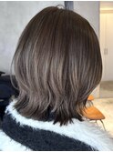横浜西口ショートボブタッセルボブ顔周りレイヤーグレージュ