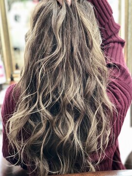 リリー ヘアーアンドビューティー(Lily) 外国人風ハイライトアッシュベージュ