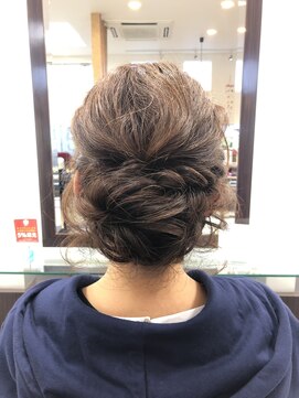 アムズヘアーファム 卒業式アレンジ