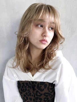 アイティー バイ アルバム 中野店(IT by ALBUM) レイヤー巻き_ウェーブパーマフォギーベージュ耳かけ_7406