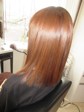 コア フィール ア デイ(COIFFURE A DAY) 【M3D見附今町】ミディアムロング