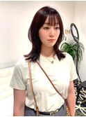 顔周りレイヤー切りっぱなしミディアム