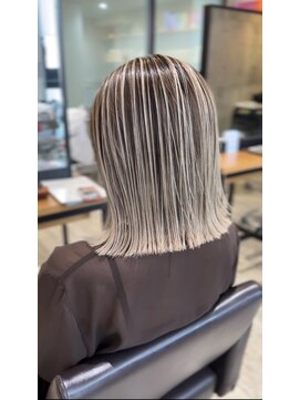 モードケイズ 西宮(MODE K's) ホワイトベージュバレイヤージュ