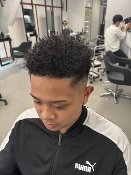 フライ 東通り店(Frei) ショートアフロツイスト