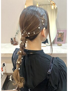 ミラ(Mila) 艶々タイト編み下ろし♪ロングヘア パール