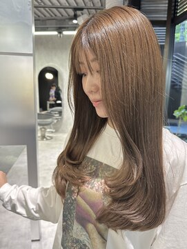 シティ(CITY) ツヤ髪×シアーベージュカラー×ロングレイヤーカット【CHICA】