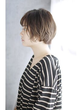 シュシュット(chouchoute) ミニウルフホワイトグレージュデジタルパーマチェリーブラウン11
