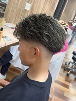 イエローコーン 金沢文庫店(YELLOW CORN)&nbsp;メンズハイライト/メッシュパーマ/スキンフェード/金メッシュ