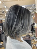 ブリッツ レボ(BLITZ-REVO)&nbsp;[柏駅/バレイヤージュ/ハイライト/白髪ぼかし/ケアブリーチ]