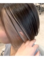 ネリ(NERi)&nbsp;顔まわりで魅せる☆グレージュフェイスフレーミング