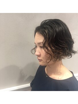 フェンヘアーアイス 中目黒(Fen.hair ici) 黒髪パーマボブ