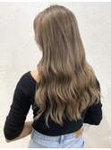 ハイトーングレージュ