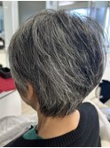 大人女性のショートスタイル