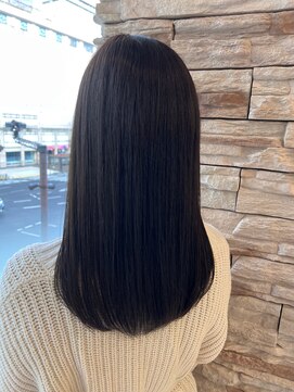 レナークアリア(LENAHC ARIA) ナチュラルうる艶ロングヘアスタイルアッシュカラー