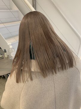 シキ 渋谷(siki) ハイトーン/ブリーチ/レイヤーカット/シアーカラー/渋谷/原宿