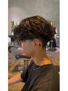 バグジー 中間(BAGZY) 波巻きスパイラルパーマ