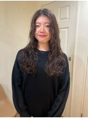 ゆるふわウェーブパーマでオシャレ雰囲気