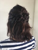 ヘアーズ ブルーヘブン(HAIR'S BLUE HEAVEN) ゆるハーフアップ