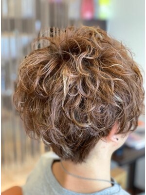 【新時代のメンズヘアスタイル】短髪も長めのパーマスタイルも好感度UP×清潔感MAXの万能ヘアに♪