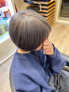 ベアトリーチェ(Beatrice) ほんのり青味シルバー