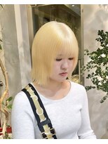 ヲタク(wotaku.)&nbsp;ブロンドヘア抜きっぱなしブロンドブリーチダブルカラーミニボブ