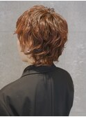 ショートウルフパーマレイヤーおしゃれモード赤髪パーマくせ毛風