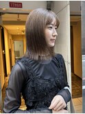 切りっぱなしボブ_くすみベージュ＿シースルー前髪