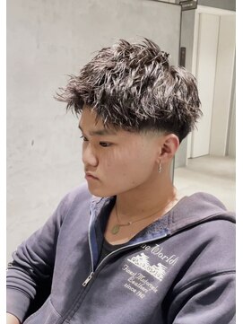 オンド(Onde) フェードカット×スパイラルパーマ