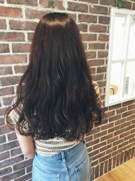 ゴーゴーゴーテート ライト(555tete Light) くせ毛風ロングスタイル