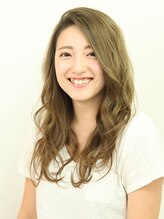 低アルカリのデジタルパーマ