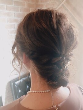 ノアズアーク(NOAH'S ARK) ニュアンスロープ編みシニヨンアップ