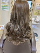 アールモンドヘア新世界&nbsp;レイヤーcutでゆるふわに♪