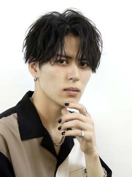 オーシャントーキョー(OCEAN TOKYO) 刈り上げツーブロック黒髪センターパートソフトツイスト