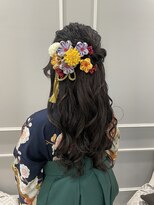 ロングヘアをいかしたハーフアップ
