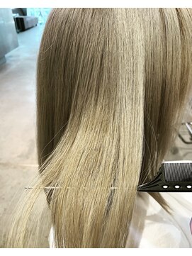 ルーム プロデュースドバイ アミカ(Room produced by Amica) 髪質改善カラー