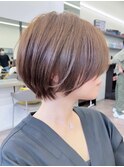 大人ショートカットウェットヘアオリーブベージュデザインカラー